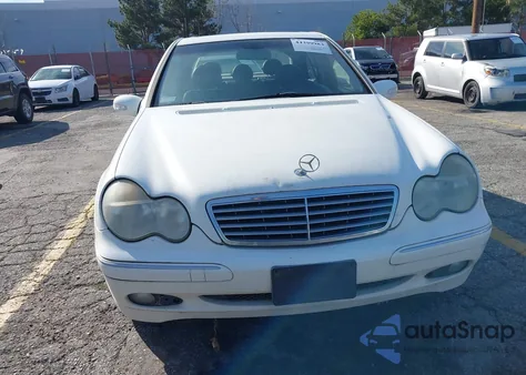 2003 Mercedes-Benz C 240 z USA, uszkodzony, nr VIN WDBRF61J93F300314